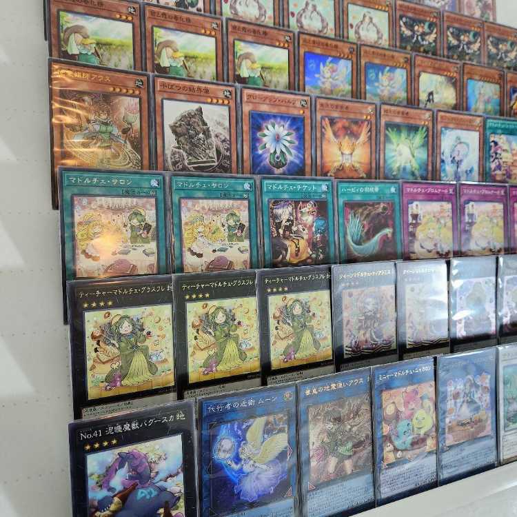 山屋　即日発送　マドルチェデッキ　構築済みデッキ　マドルチェ・マジョレーヌ　森と目覚の春化精　クイーンマドルチェ・ティアラミス　クイーンマドルチェ・ティアラフレース　マドルチェ・プロムナード