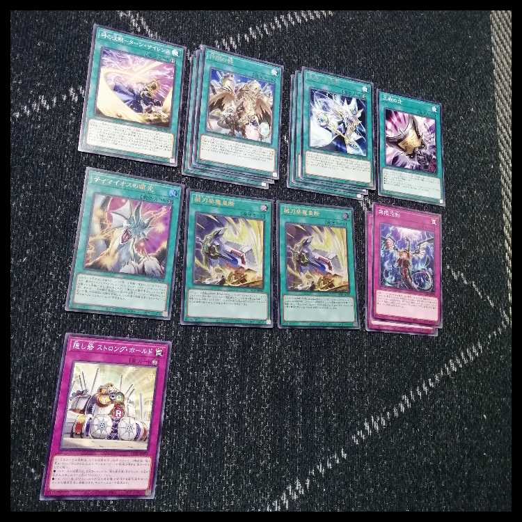 遊戯王　光の黄金櫃　デッキ　ブラックマジシャンガール　[04415]