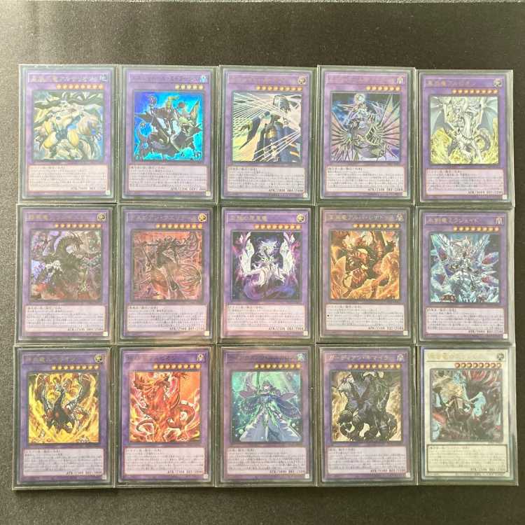 Fully constructed [60PolymerizationGS] deck & double sleeves 《赫の聖女カルテシア 星辰砲手ファイメナ 白龍落胤 Branded Polymerization The Fallen & The Virtuous Black Dragon Ecclesia 30枚