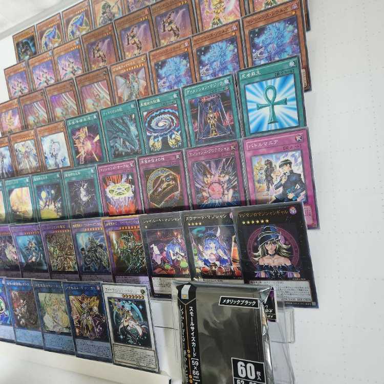 山屋 即日発送 マジシャン・ガールデッキ 構築済みデッキ 守護神官マナ ベリー・マジシャン・ガール レモン・マジシャン・ガール マジマジ マジシャンギャル 超魔導師-ブラック・マジシャンズ 超魔導戦士-マスター・オブ・カオス 1枚