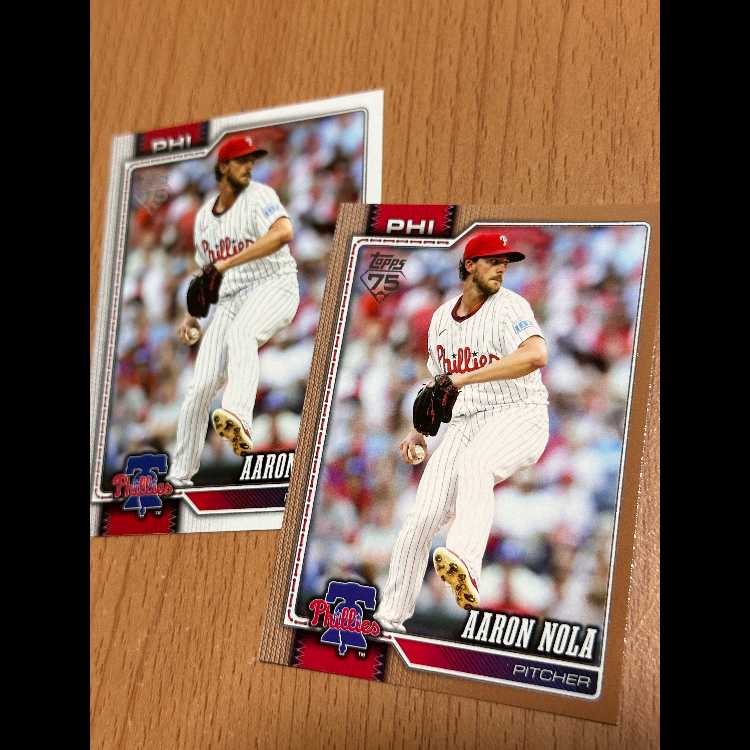 Aaron Nola's Gold Parallel + Bonus Item (Limited to 2,026 copies worldwide) 2枚