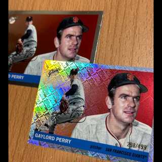 Gaylord Perry 世界で499枚限定のTopps Refractor 1枚