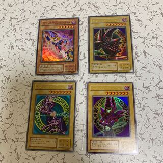 ブラックマジシャン3枚とブラックマジシャンガール