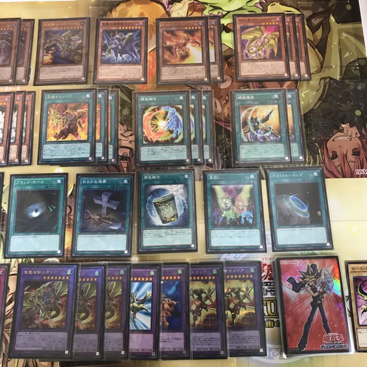 遊戯王ラッシュデュエル　カードプロテクター　暗黒騎士ガイア　スリーブ　8個セット 遊戯王ラッシュデュエル カードプロテクター 暗黒騎士ガイア