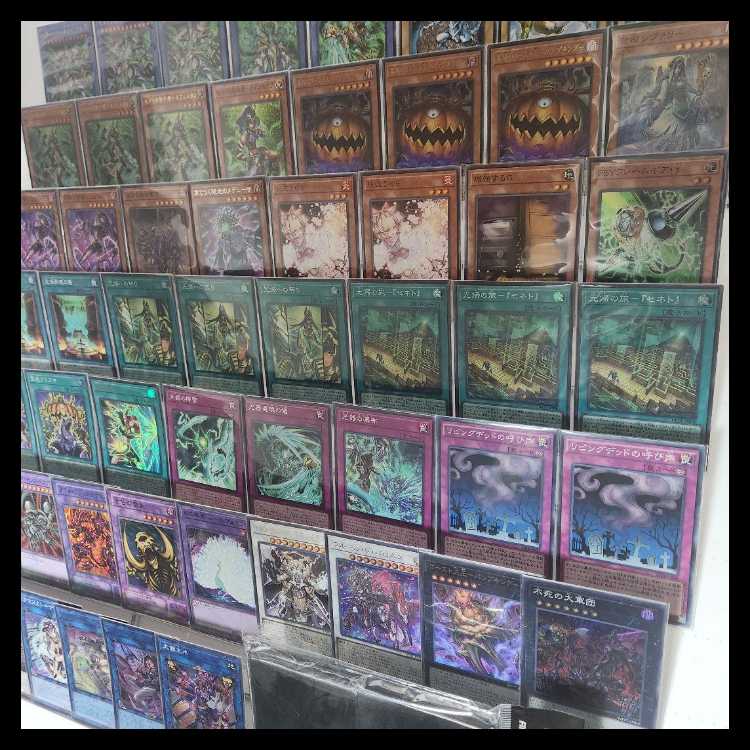 Mountain-ya - Same-Day Shipping - Rebirth of Senet Deck - Pre-Built Deck - Includes Card Sleeves - Senet's Revelator - Nefertari - Senetnakht the Sphinx - Pact of Return to Light - Ancient Rites - King of the Graveyard - Pumpking - Great King of the Haunt 1枚