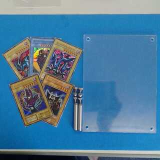 Set of 5 Yu-Gi-Oh! cards with case for Trekkies