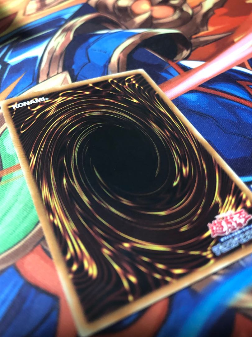 真紅眼の黒竜 ホログラフィックレア