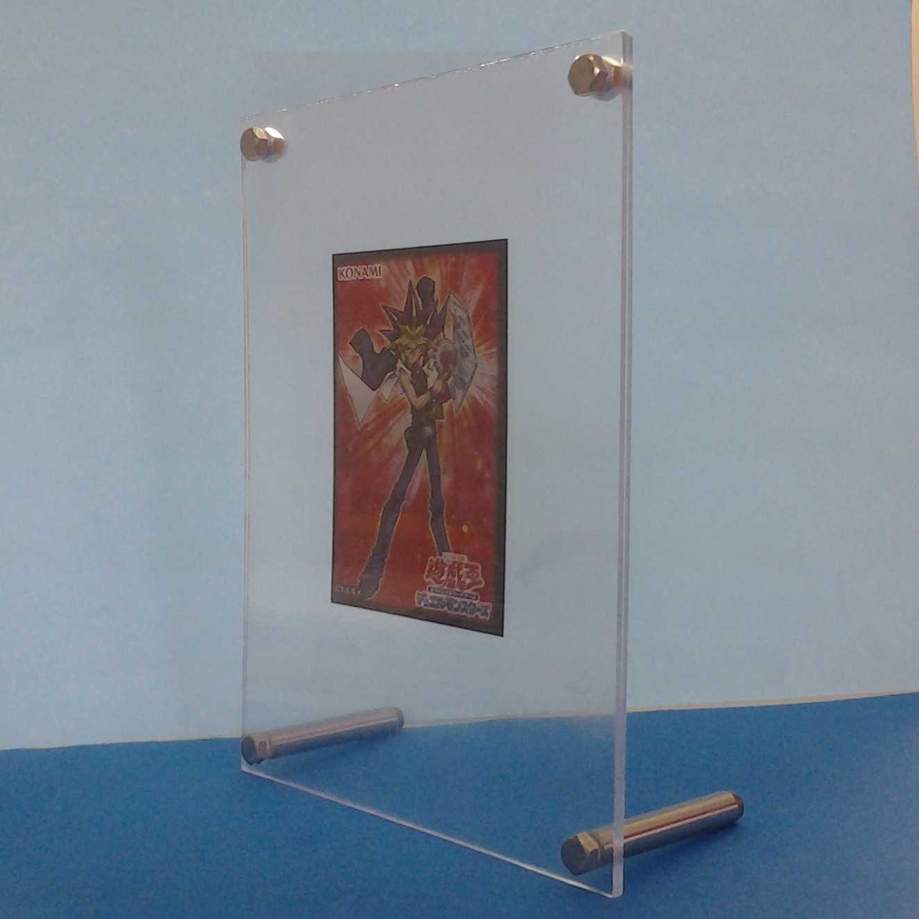 Phoenix Gearfried 4-card set with Trekker case (photo stand)