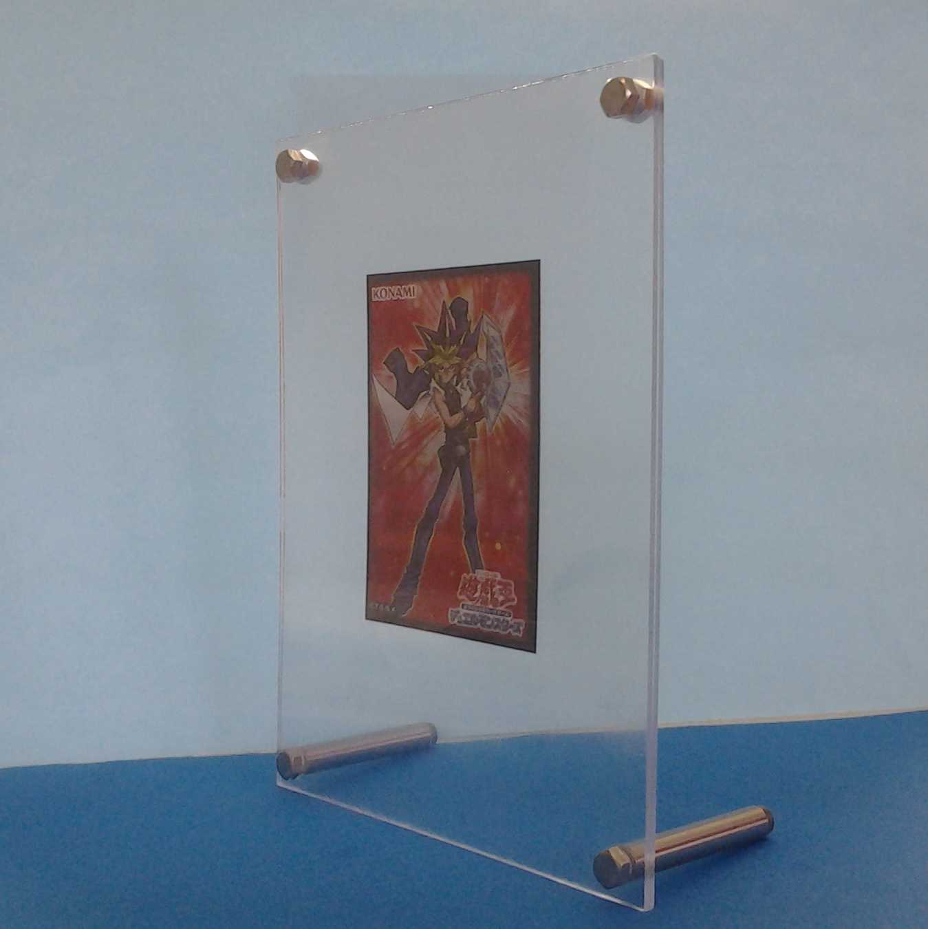 Needle Worm Trekker Case (with photo stand)