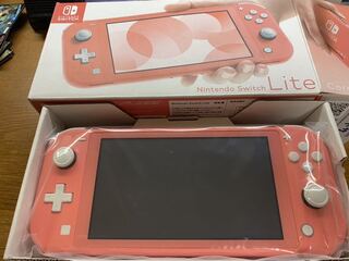 【状態良】Nintendo SwitchLite コーラル