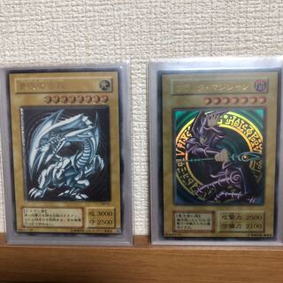 青眼の白龍レリーフvsブラックマジシャン初期