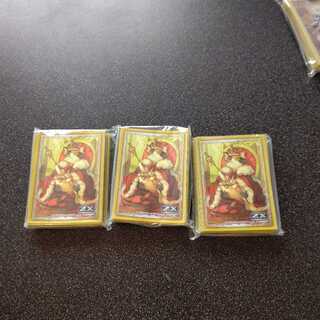 【未使用】君臨するミケ×3