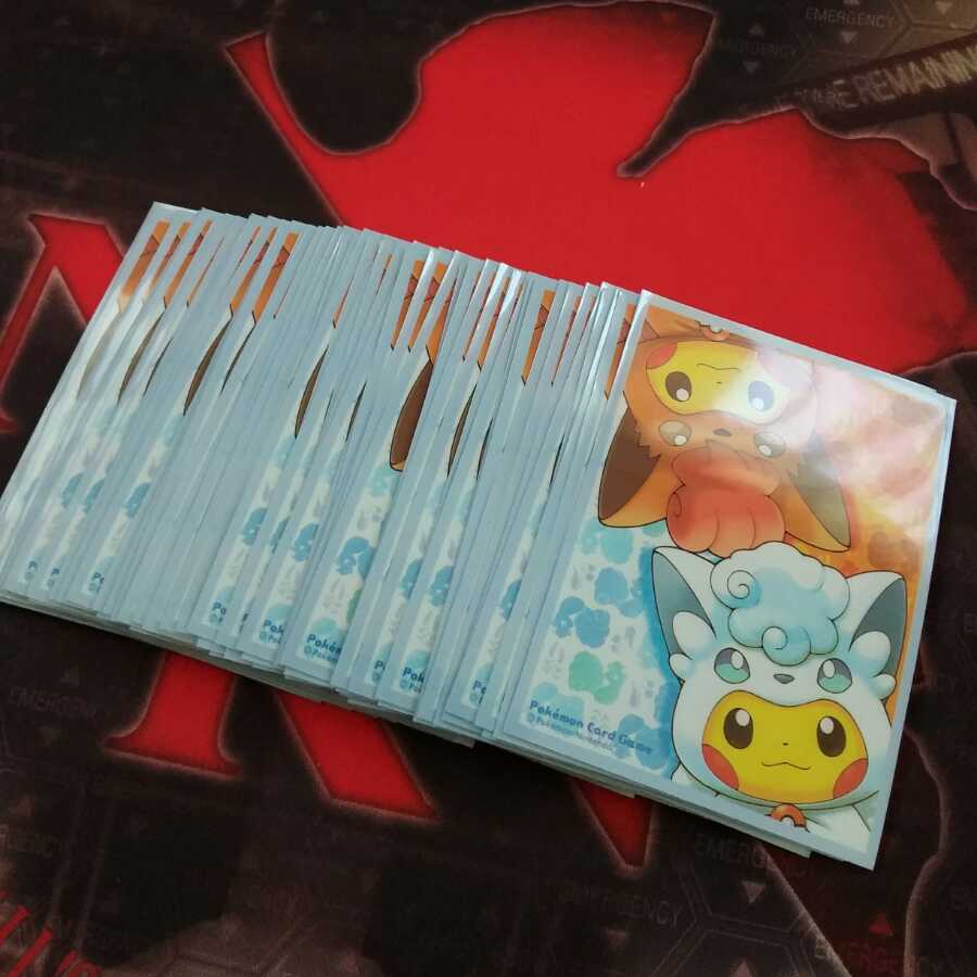 【使用品】ポンチョを着たピカチュウ デッキシールド