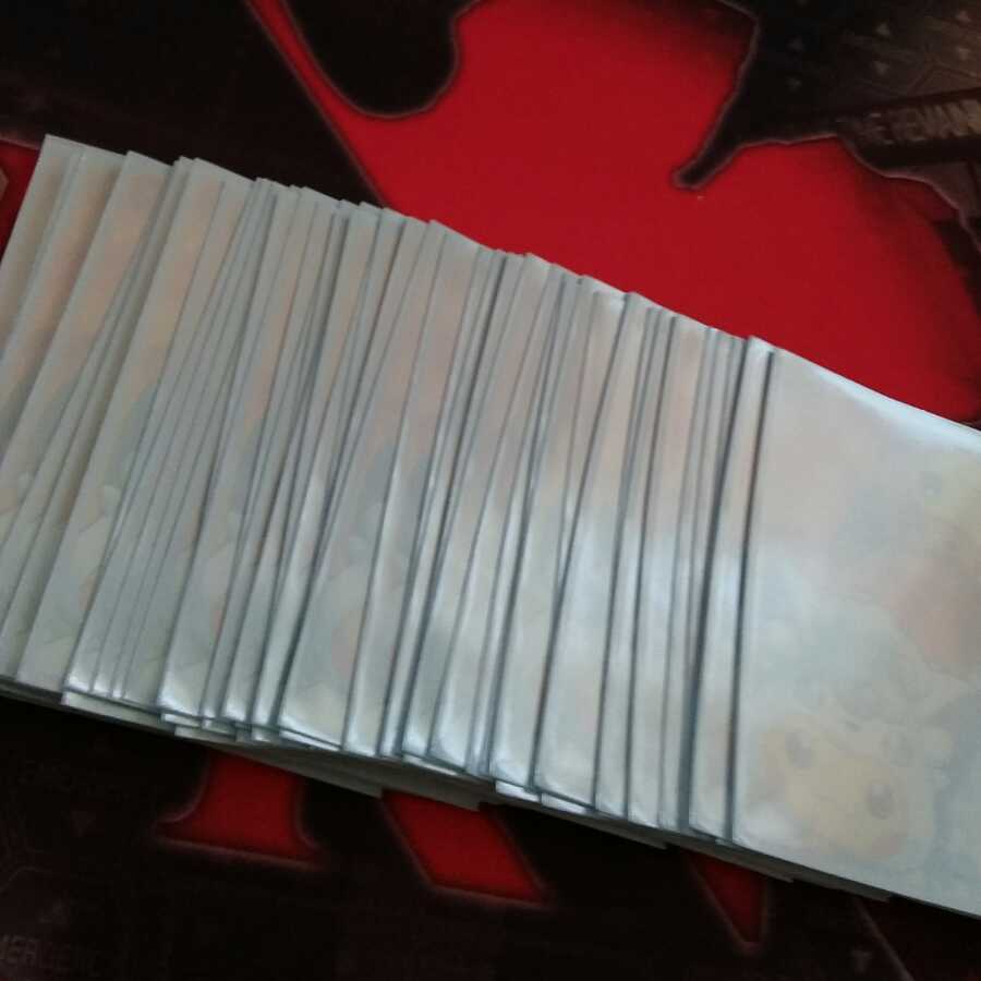 【使用品】ポンチョを着たピカチュウ デッキシールド