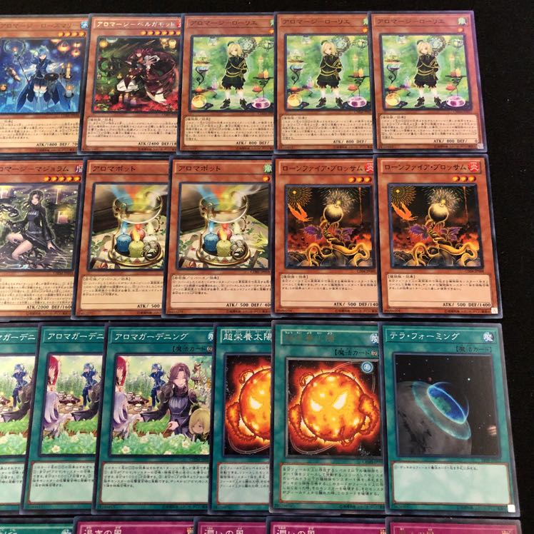 遊戯王　アロマ　デッキ　新規入り　メイン40枚＋EX15枚 遊戯王 アロマージ デッキ40枚 EX15枚 構築済み リンク シンクロ