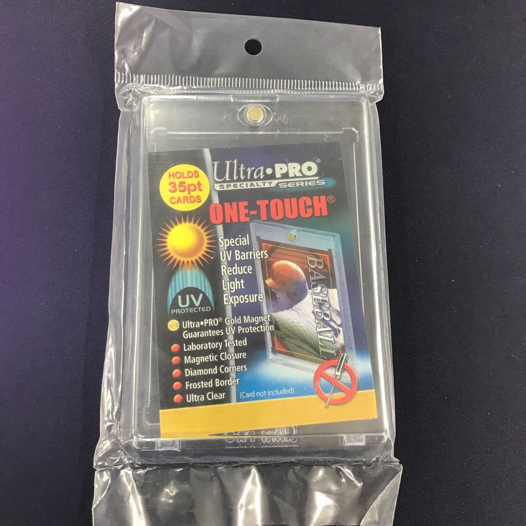 【新品】ウルトラプロ 35pt マグネットローダー 1個