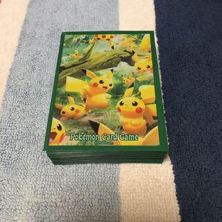 デッキシールド　ピカチュウ　64枚　中古