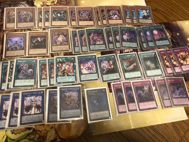 Yu-Gi-Oh! Retired 8 decks + approx. 700 cards