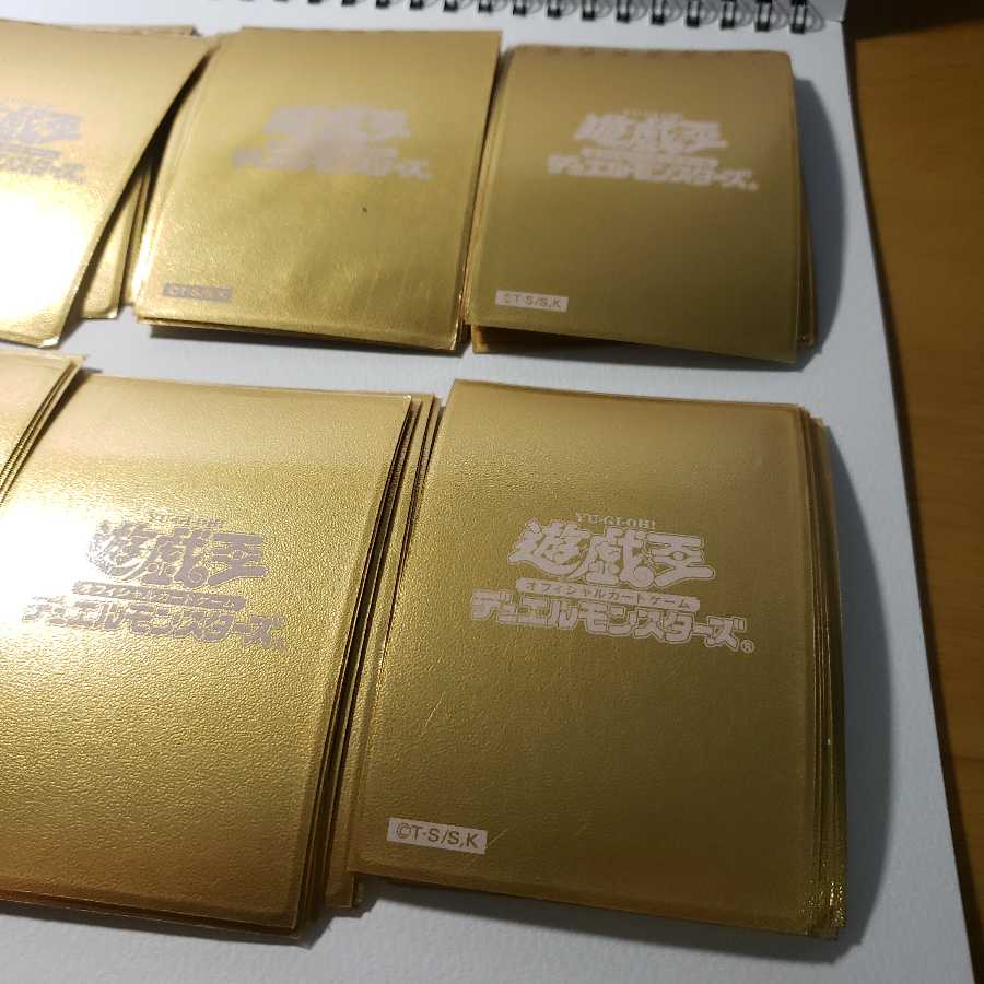 遊戯王 初期ロゴ スリーブ金 1枚の通販 螺旋階段（2034442499） | magi
