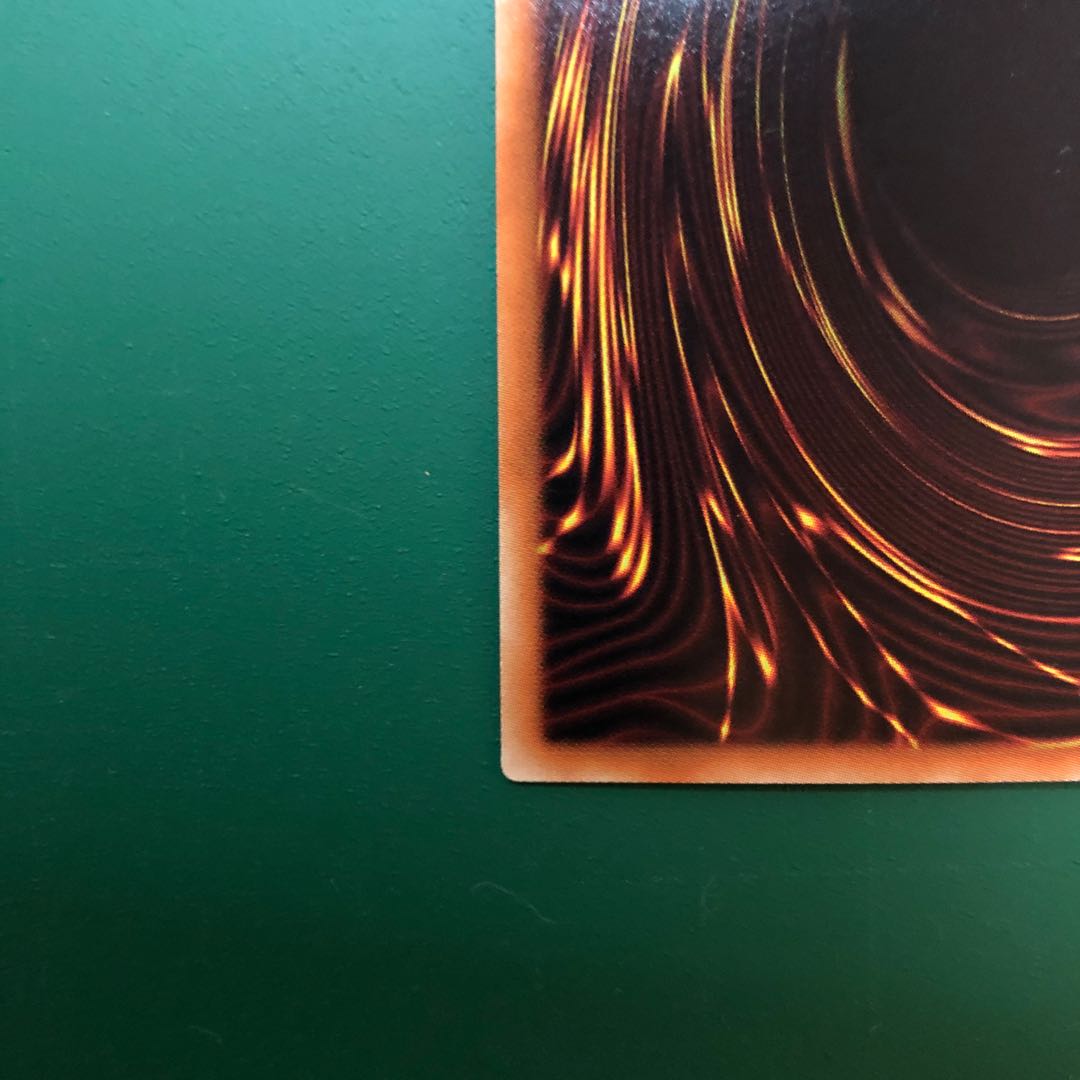 ブラック・マジシャン・ガール ホログラフィックレア