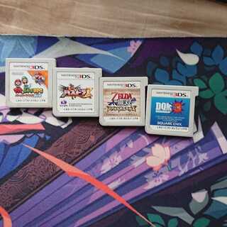 Game cassettes sold in bulk