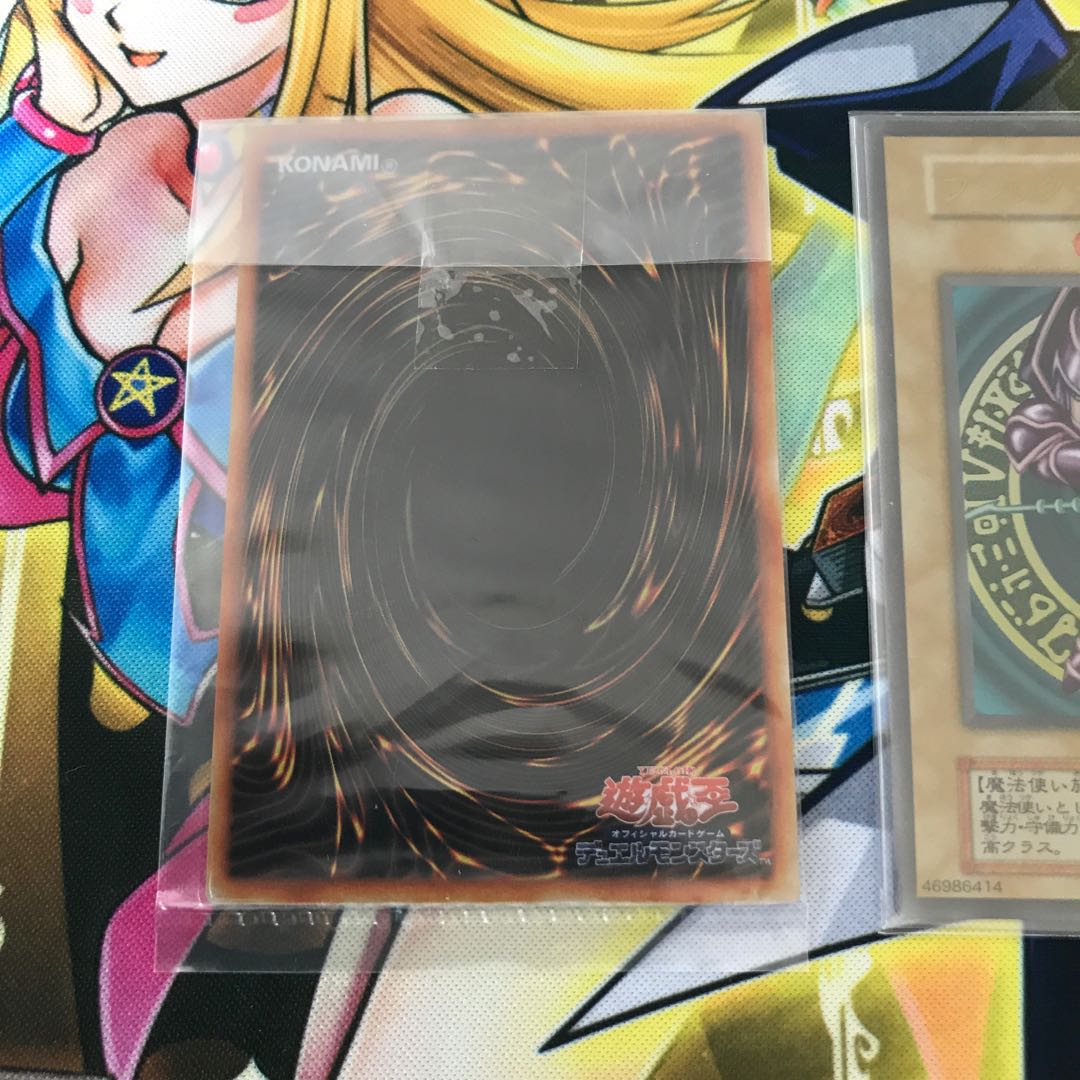 青眼の白龍　ブラックマジシャン　ステンレスカード　特製スリーブ付き