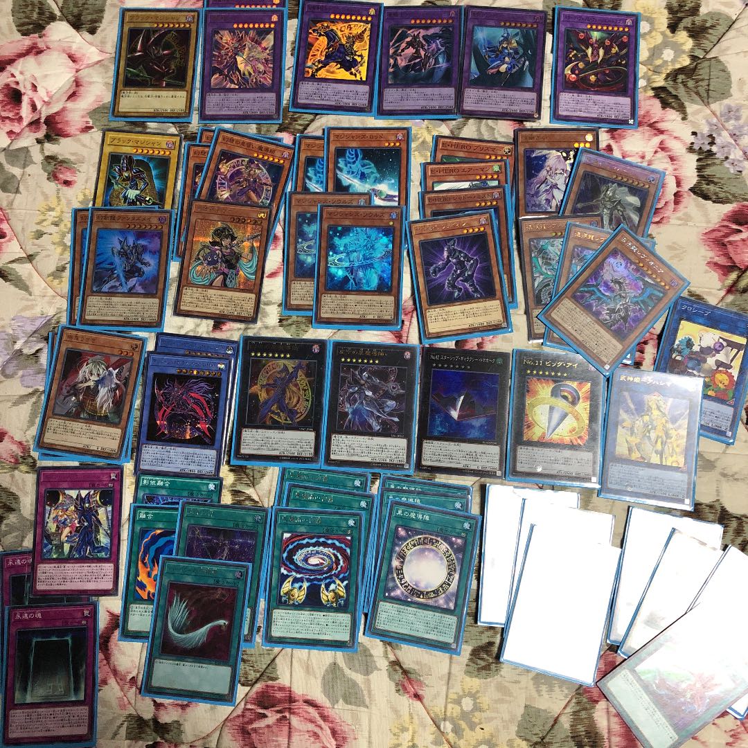 遊戯王　ブラック・マジシャン　デッキ　デッキパーツetc... 57枚　+おまけ