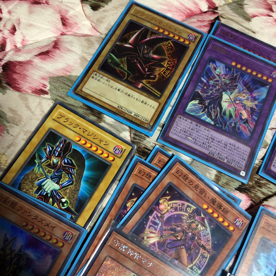 遊戯王　ブラック・マジシャン　デッキ　デッキパーツetc... 57枚　+おまけ