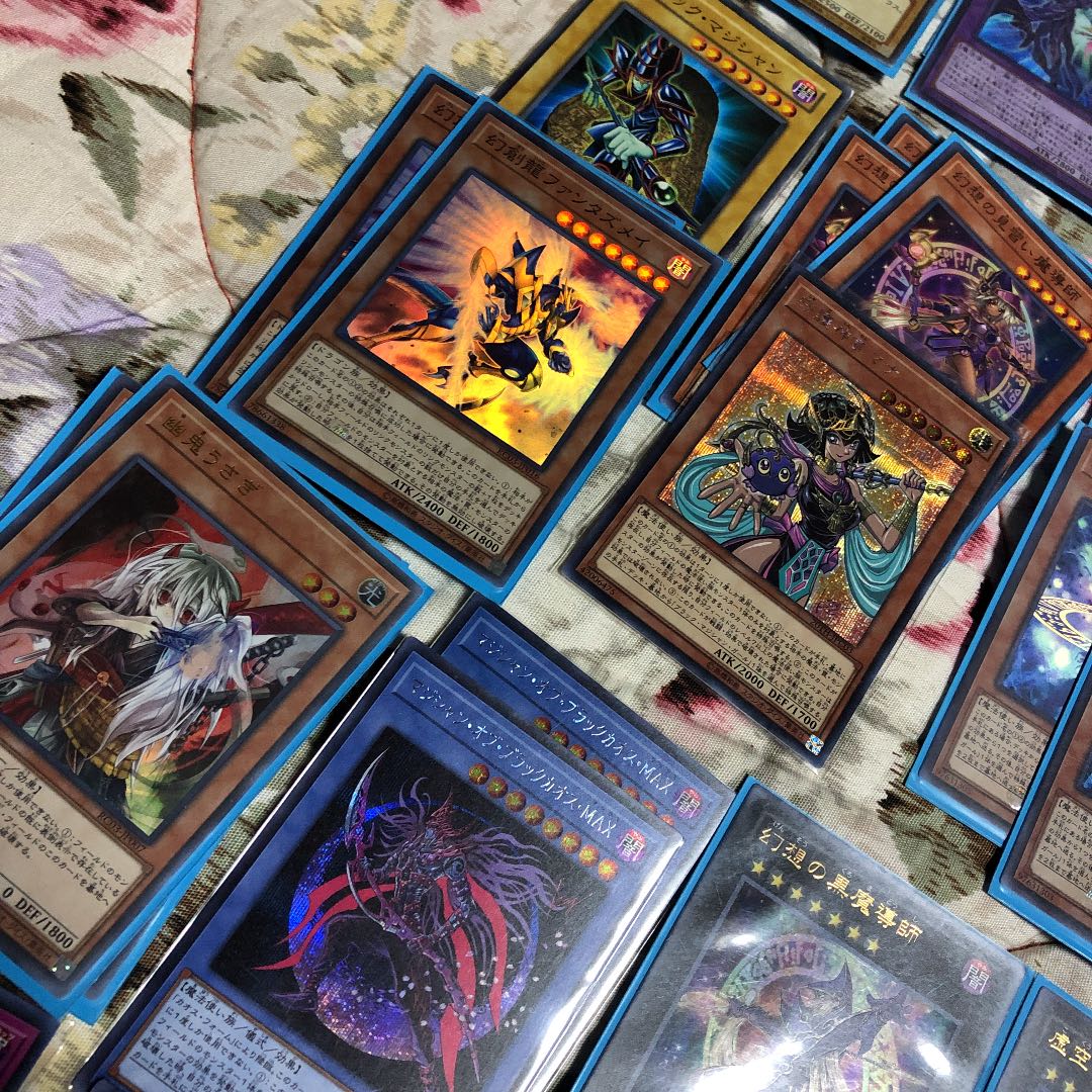 遊戯王　ブラック・マジシャン　デッキ　デッキパーツetc... 57枚　+おまけ