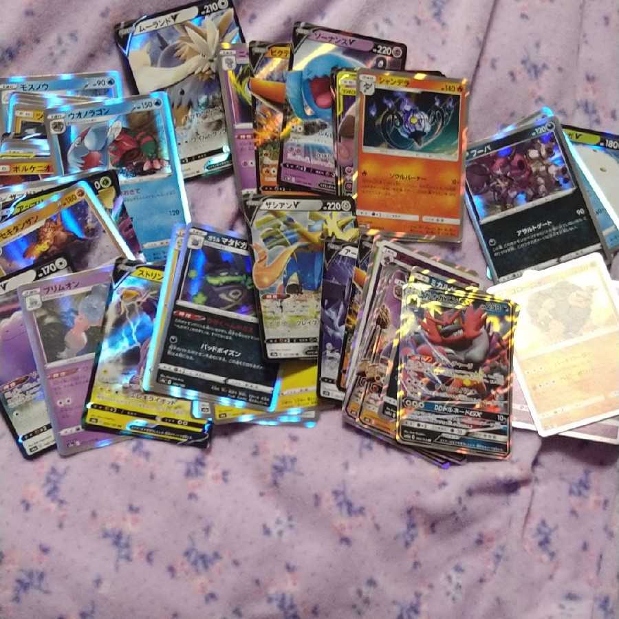 Pokéka r,rr and support cards sold in bulk