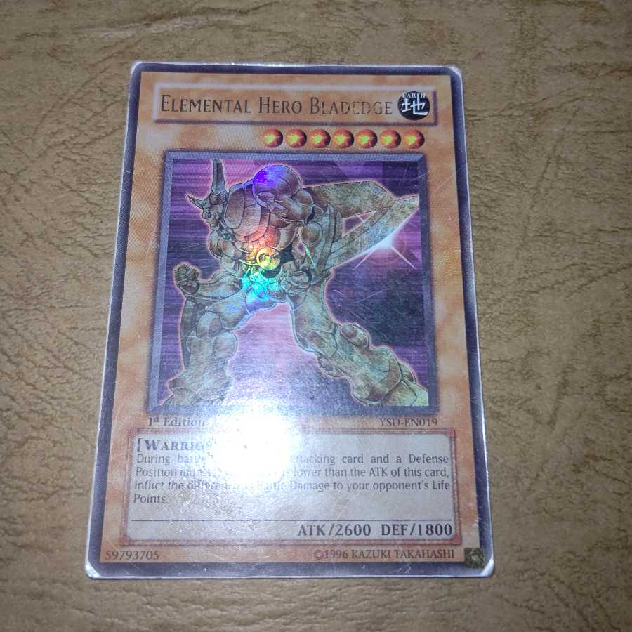 Elemental HERO Bladedge Ultra Rare x 1 English Scratches