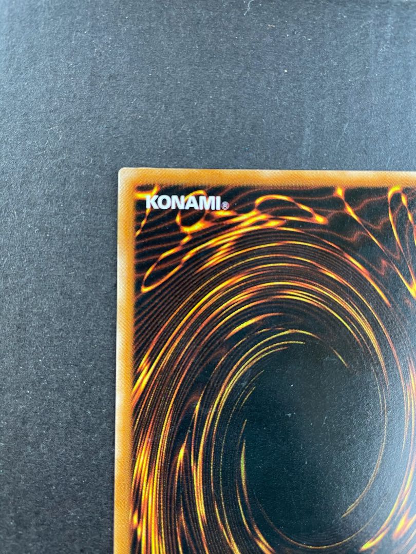 Dark Magician with misaligned frames, gaps, etc.