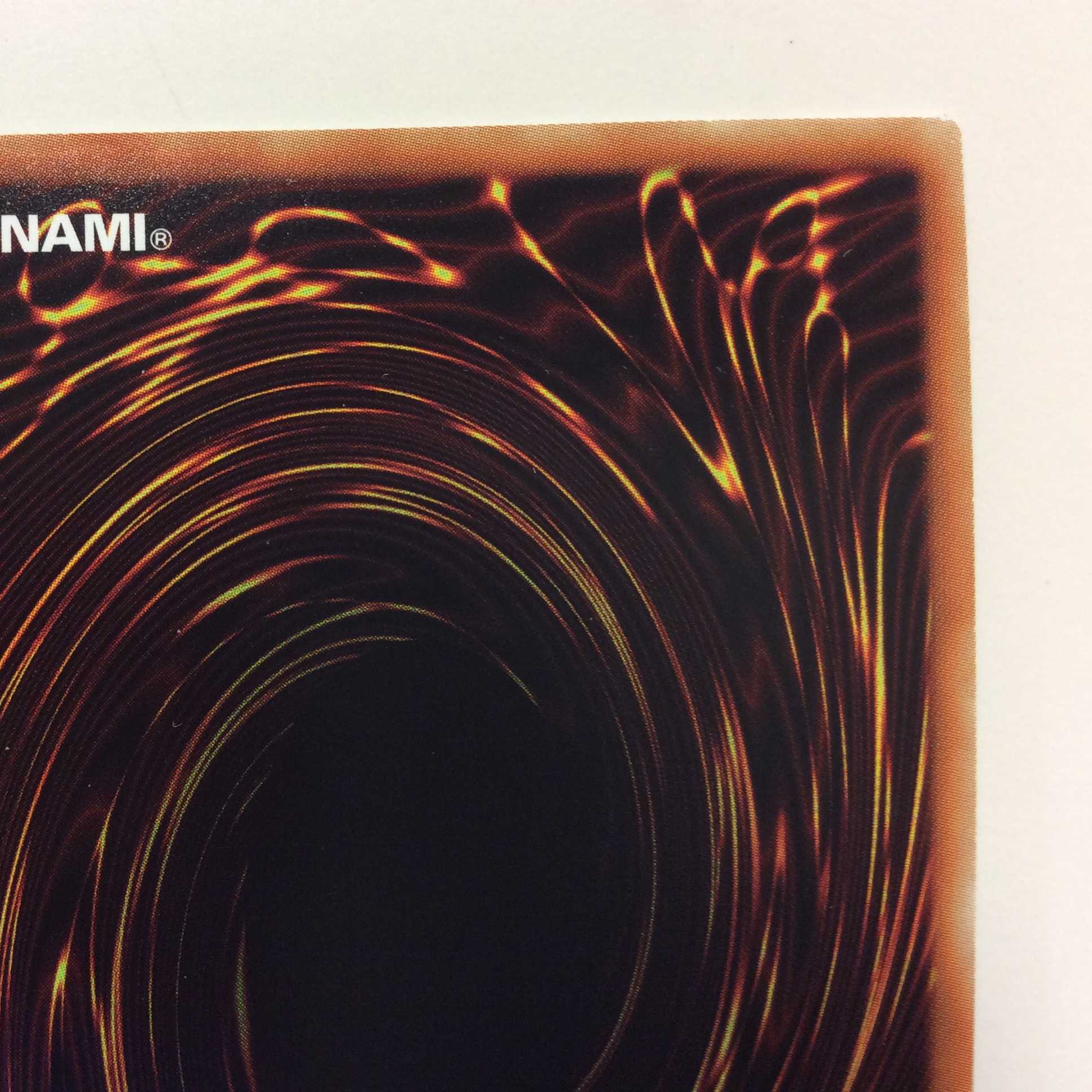 (微キズ)ブラック・マジシャン 20thシークレットレア 20TH-JPBS1