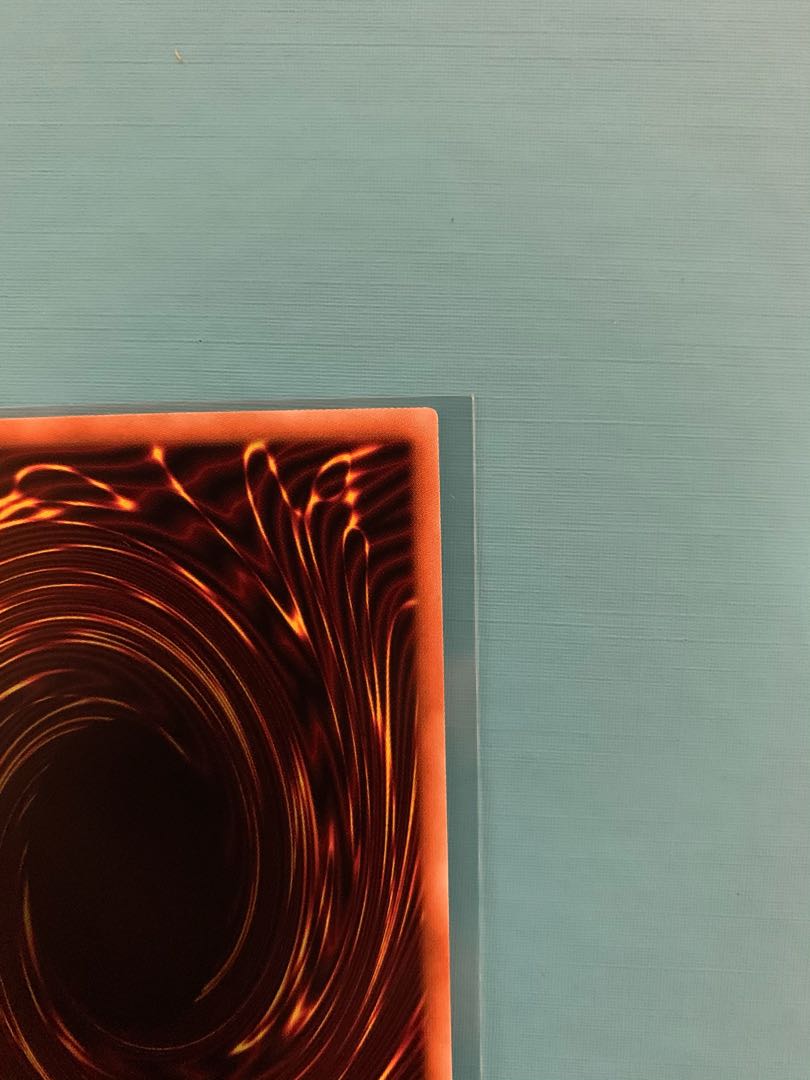 ブラック・マジシャン・ガール ホログラフィックレア