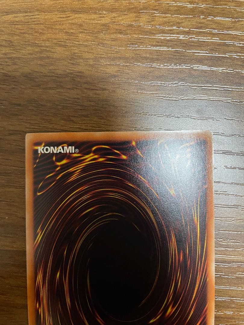 ブラック・マジシャン・ガール ホログラフィックレア