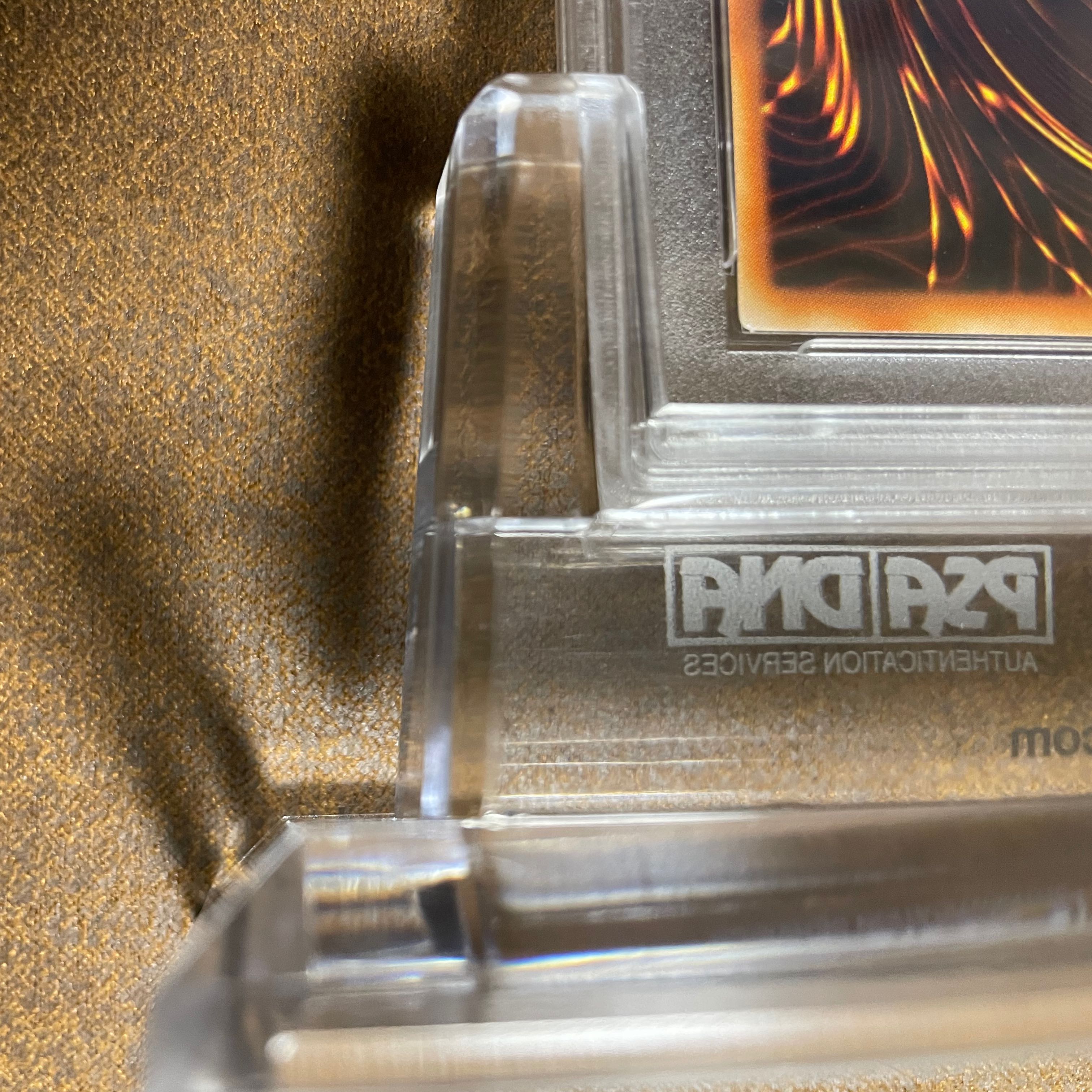 PSA10Execute person macula relief