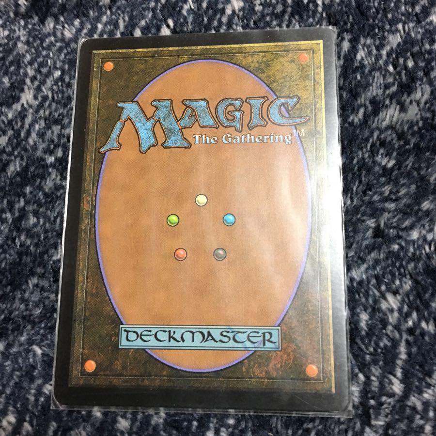 稲妻のすね当て