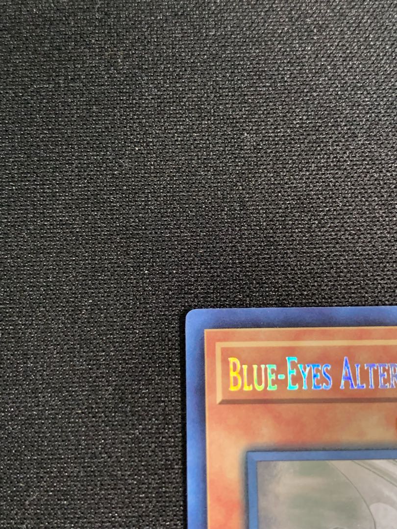 (早い者勝ち)青眼の亜白龍Ghosts From the Past ホロ 北米