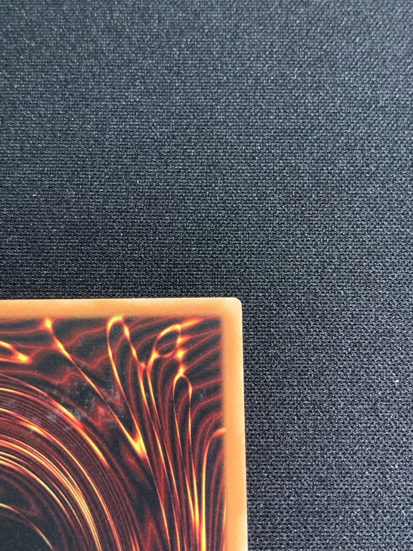 (早い者勝ち)青眼の亜白龍Ghosts From the Past ホロ 北米