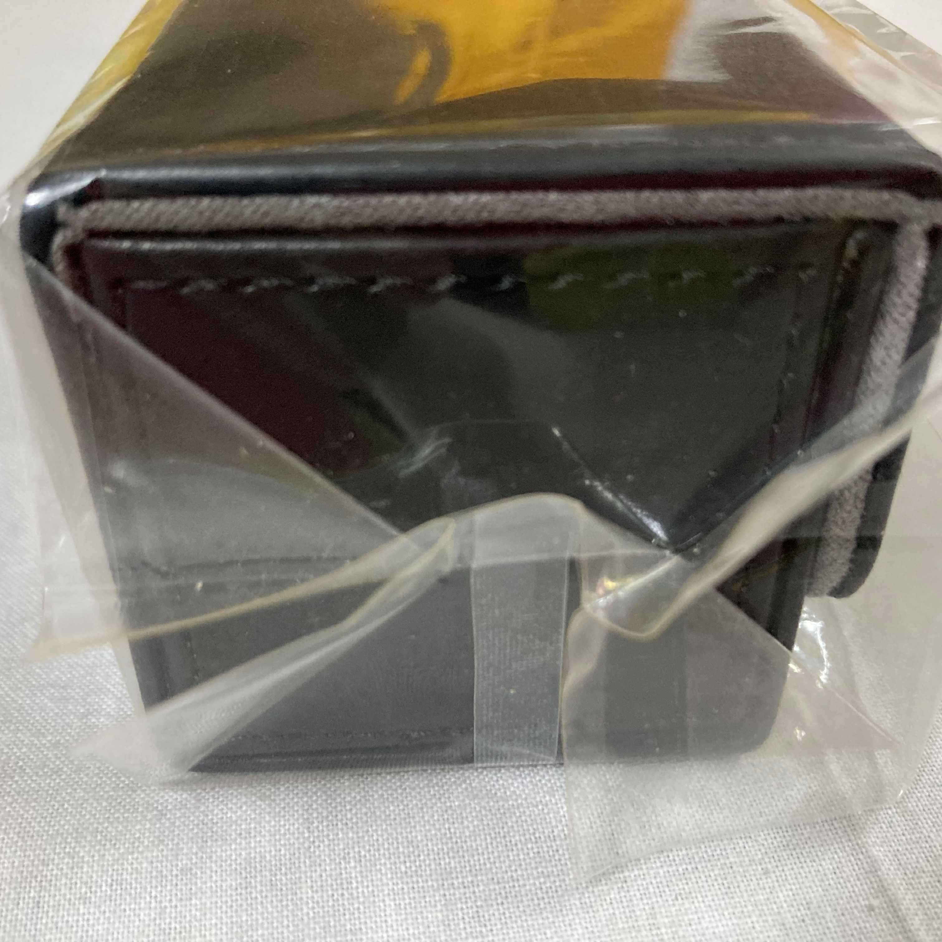 【ポケカ】 ホロ箔合皮製プレイマットケース