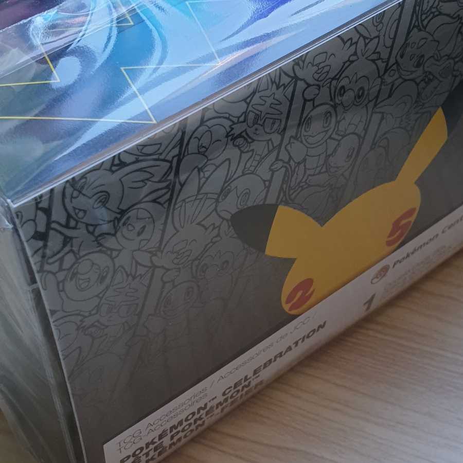 New Pokemon 25th Anniversary Deck Box (Official)