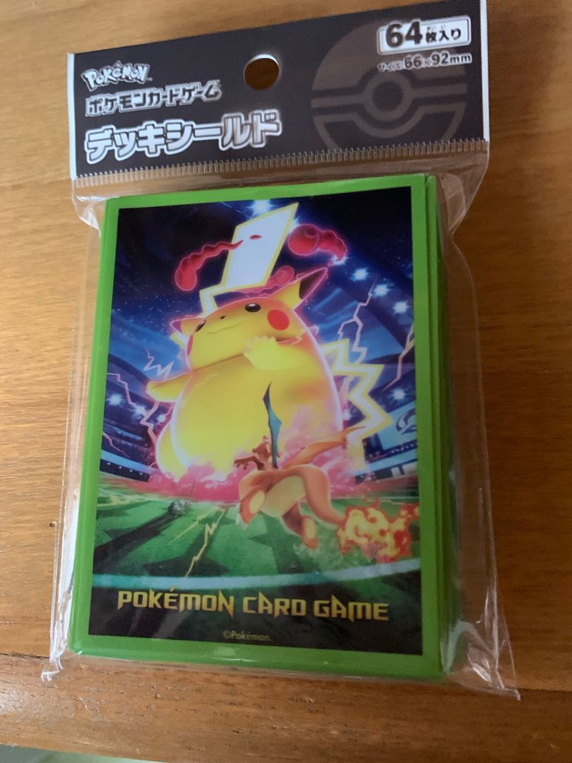 デッキシールド　キョダイマックスピカチュウ　スリーブ