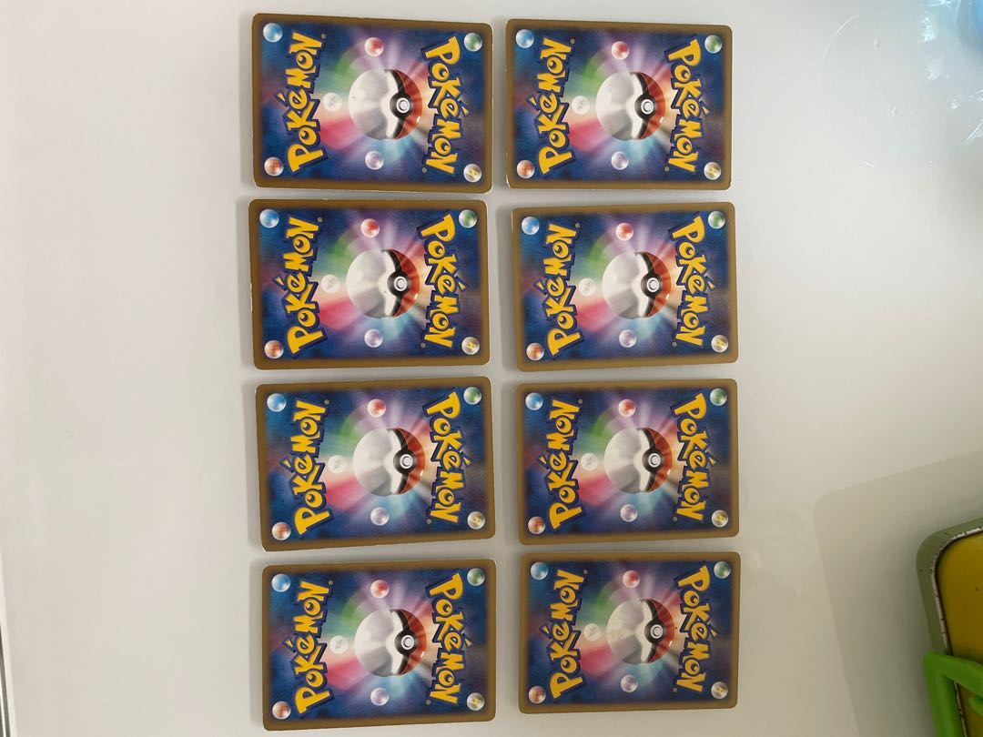 Assorted Pokemon Cards 1枚