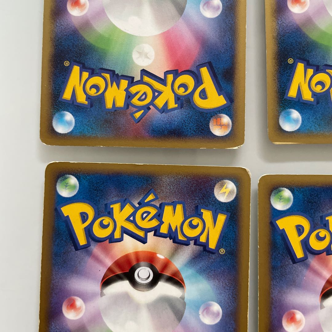 Assorted Pokemon Cards 1枚