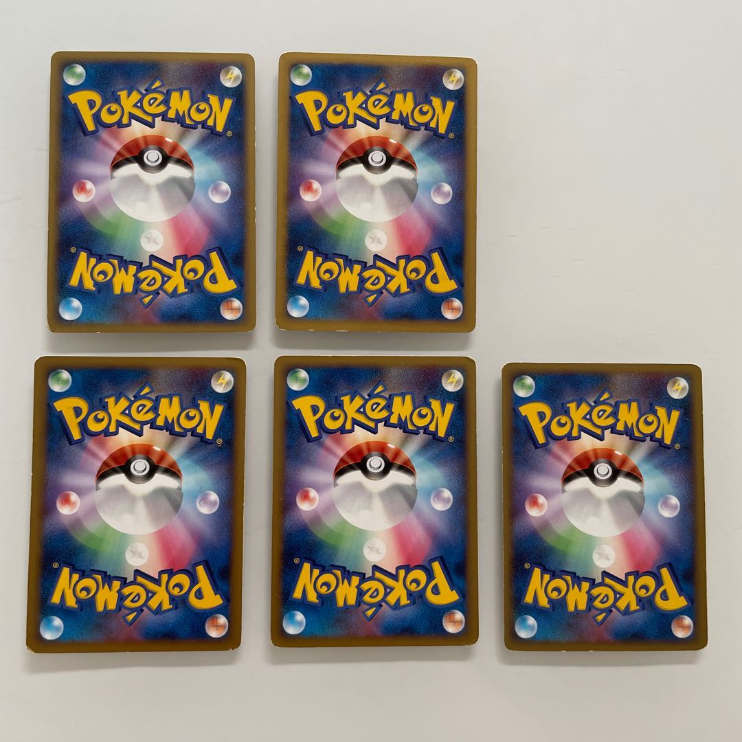 Assorted Pokemon Cards 1枚