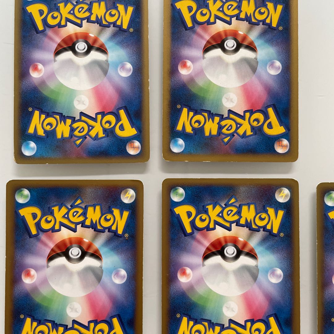 Assorted Pokemon Cards 1枚