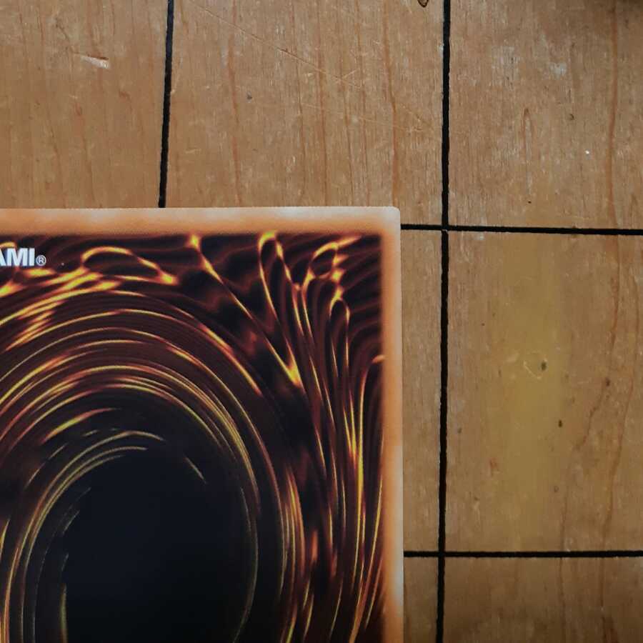 ブラック・マジシャン・ガール ホログラフィックレア 5つ目