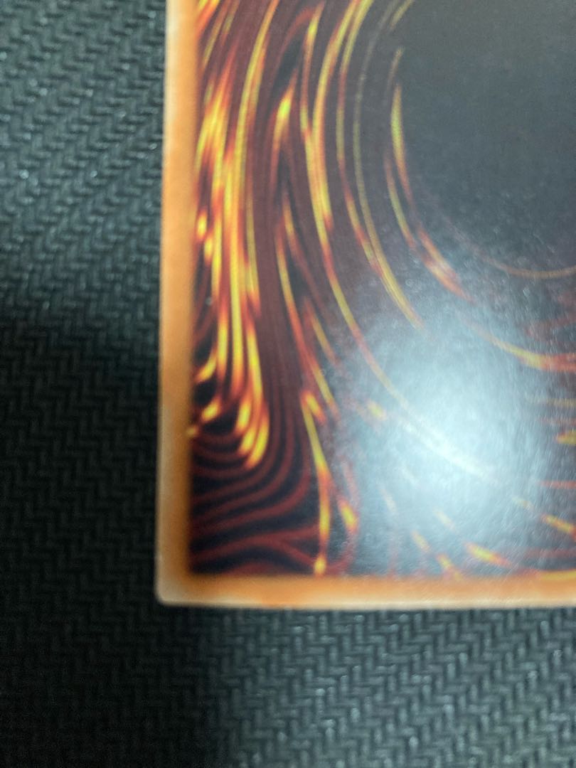 ブラック・マジシャン ホログラフィックレア