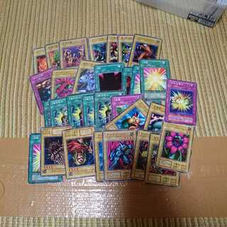 遊戯王 初期のみ

30枚 まとめ売り 大量 30枚