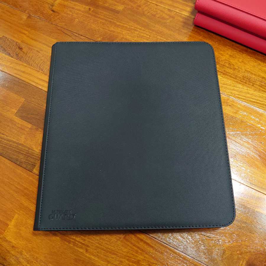 Ultimate Guard 12-pocket binder